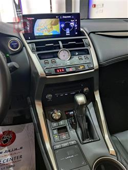 لێکزس NX